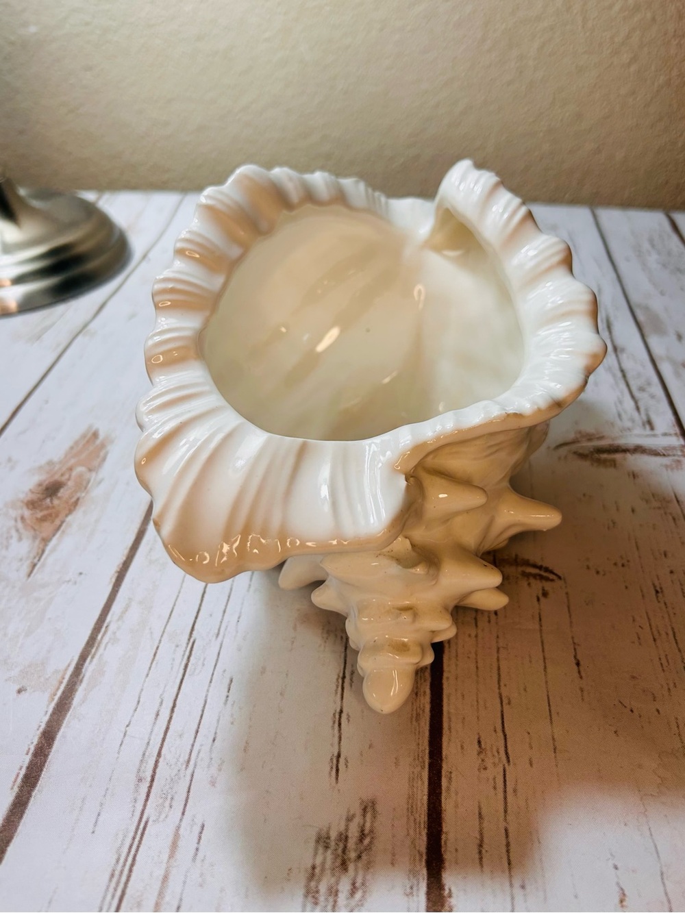 Vintage White Ceramic Conch Sea Shell Decorative Bowl Planter Decorative - Picture 3 of 9